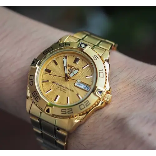 Seiko 5Sport Gold Dial - Relojes