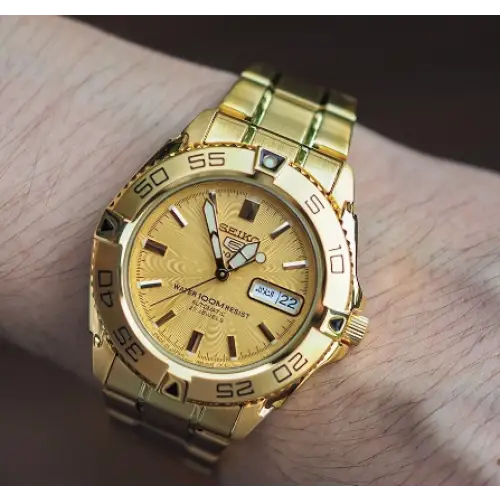 Seiko 5Sport Gold Dial - Relojes